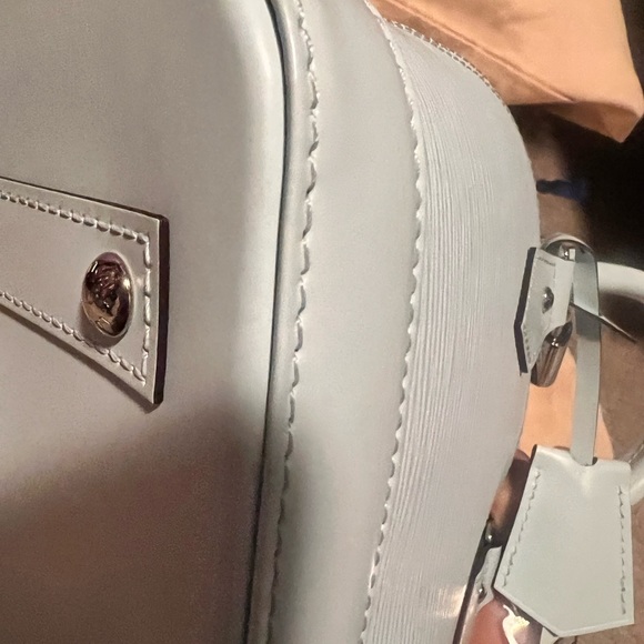 Louis Vuitton Alma BB - Picture 15 of 16